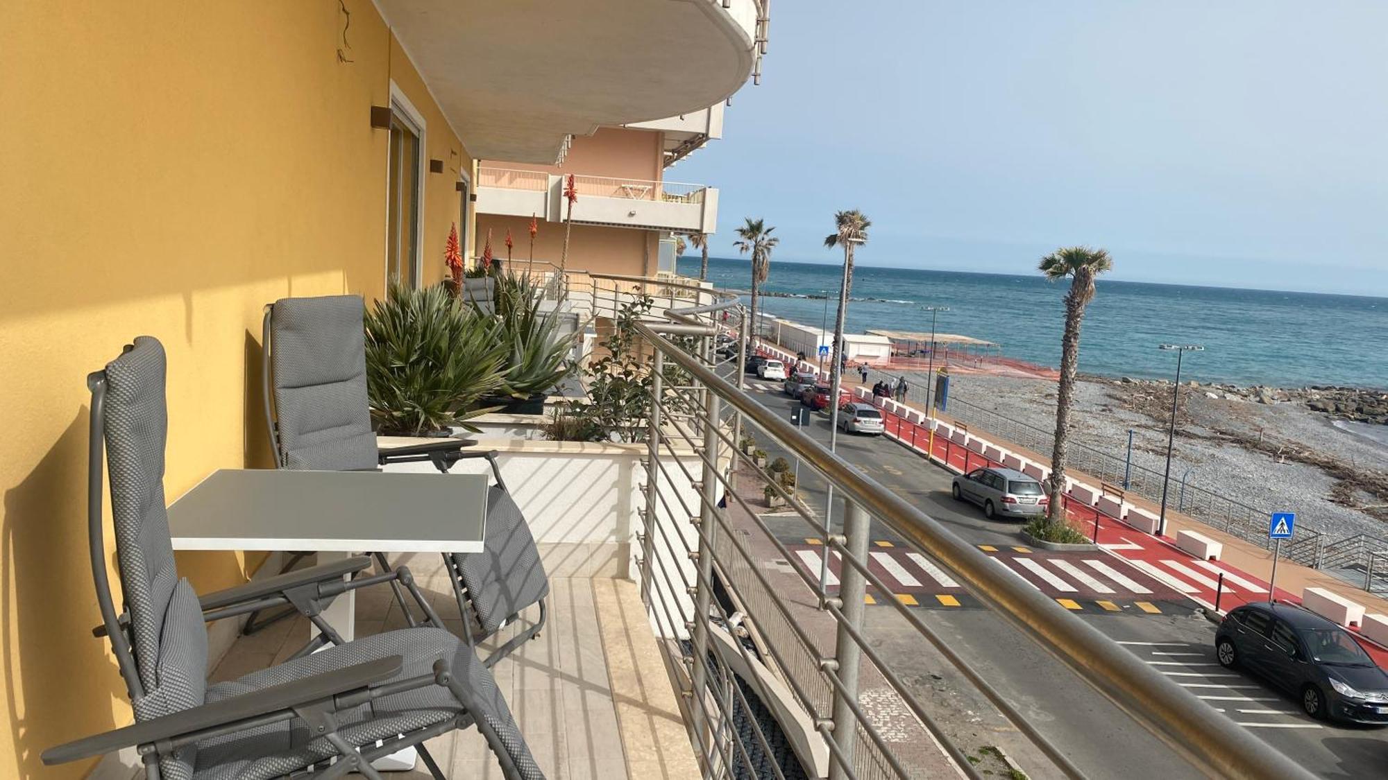 Apartmán Mare Blu Ventimiglia Exteriér fotografie